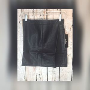 NWT Mini skirt by Lulu's in black size small